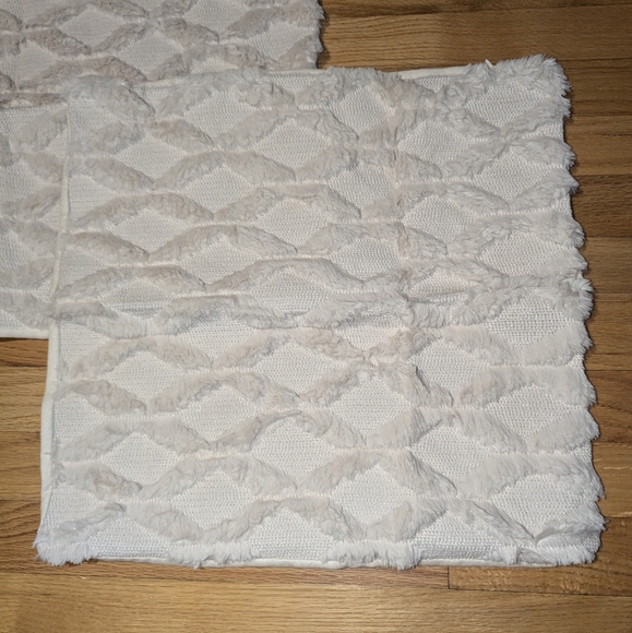 Madizz Beige Cream Accent Pillowcase Pillow Shams - Picture 3 of 6